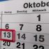Wandkalender, auf dem der 13. Oktober markiert ist.